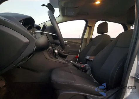 2016 Ford Focus Se z USA, uszkodzony, nr VIN 1FADP3K25GL254508